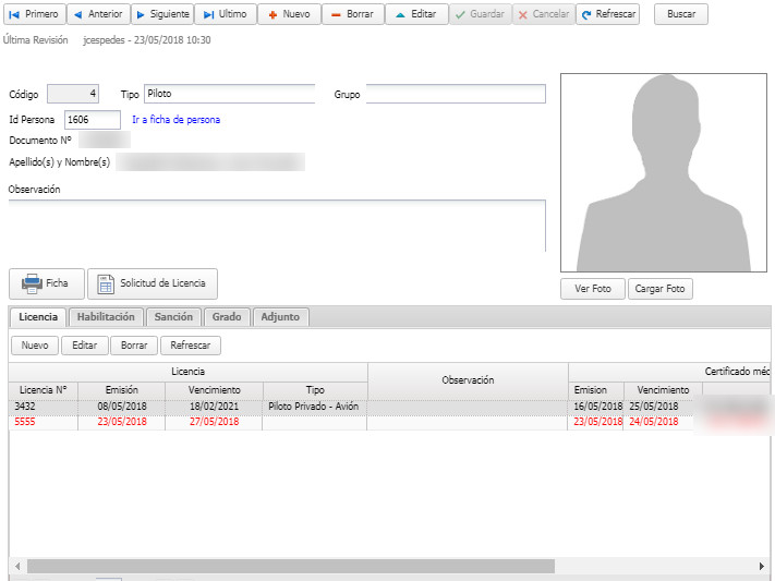 Ficha de personal aeronáutico con sus licencias, habilitaciones y sanciones